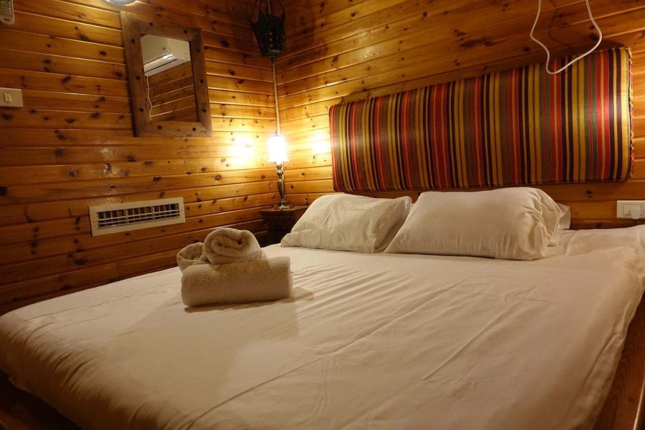 Cabin Resort 모샤브레메트 외부 사진
